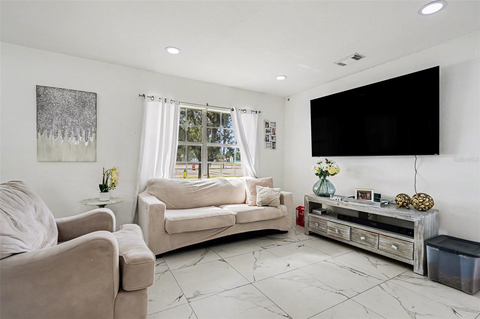 GALLERY GARDENS - Residential