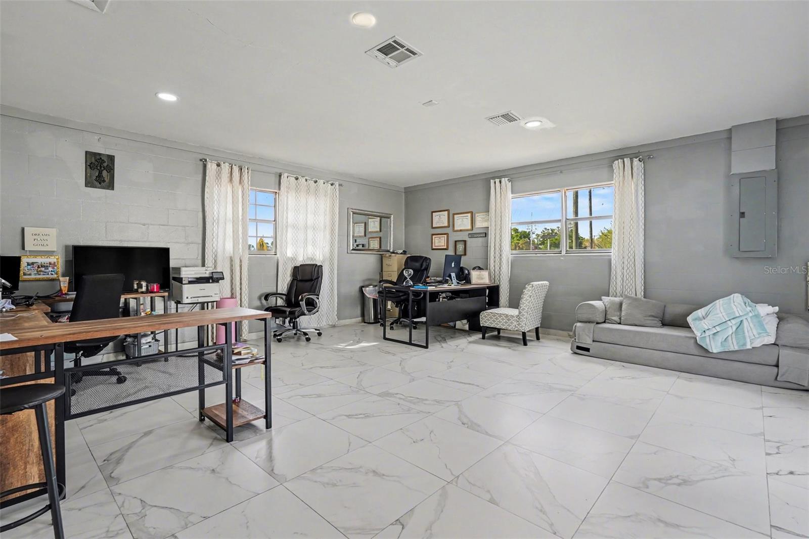 GALLERY GARDENS - Residential