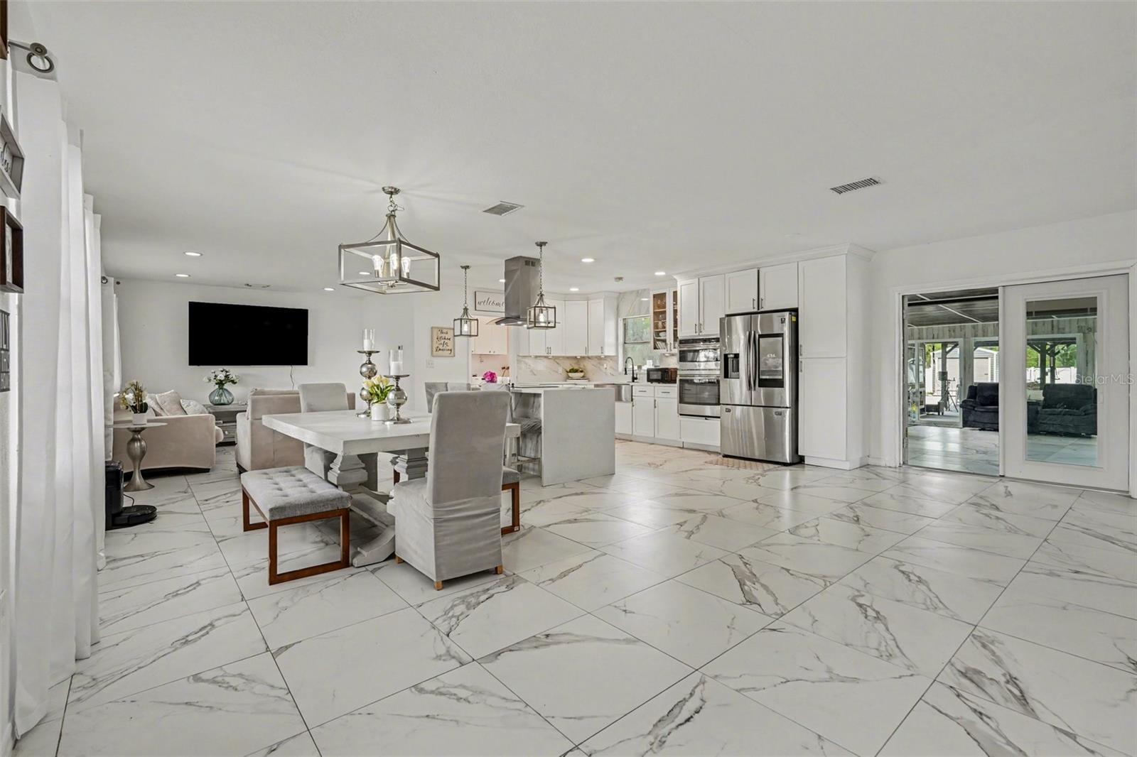 GALLERY GARDENS - Residential