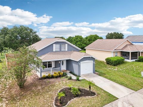 A home in LAKE WALES