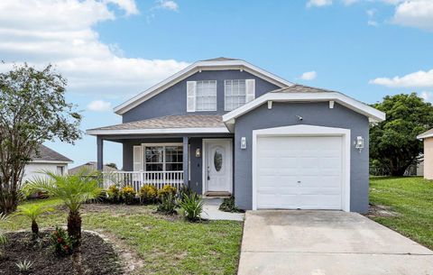 A home in LAKE WALES