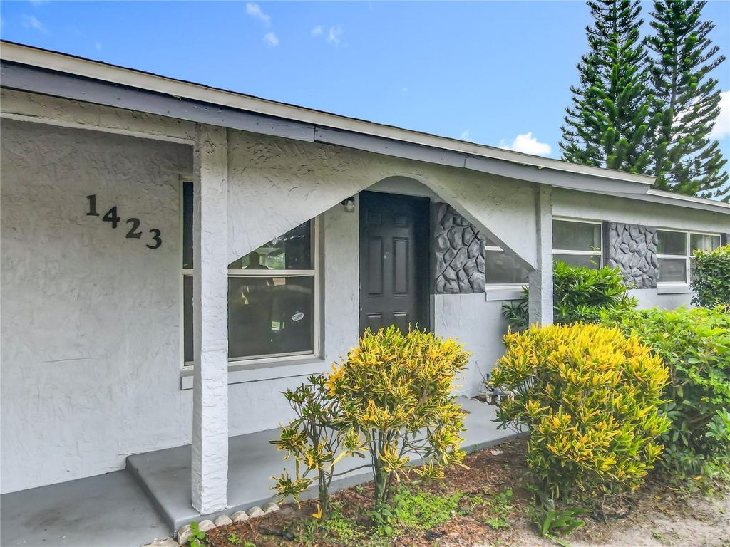Photo of 1423 Heber Circle, Orlando, FL 32811 (MLS # S5136764)