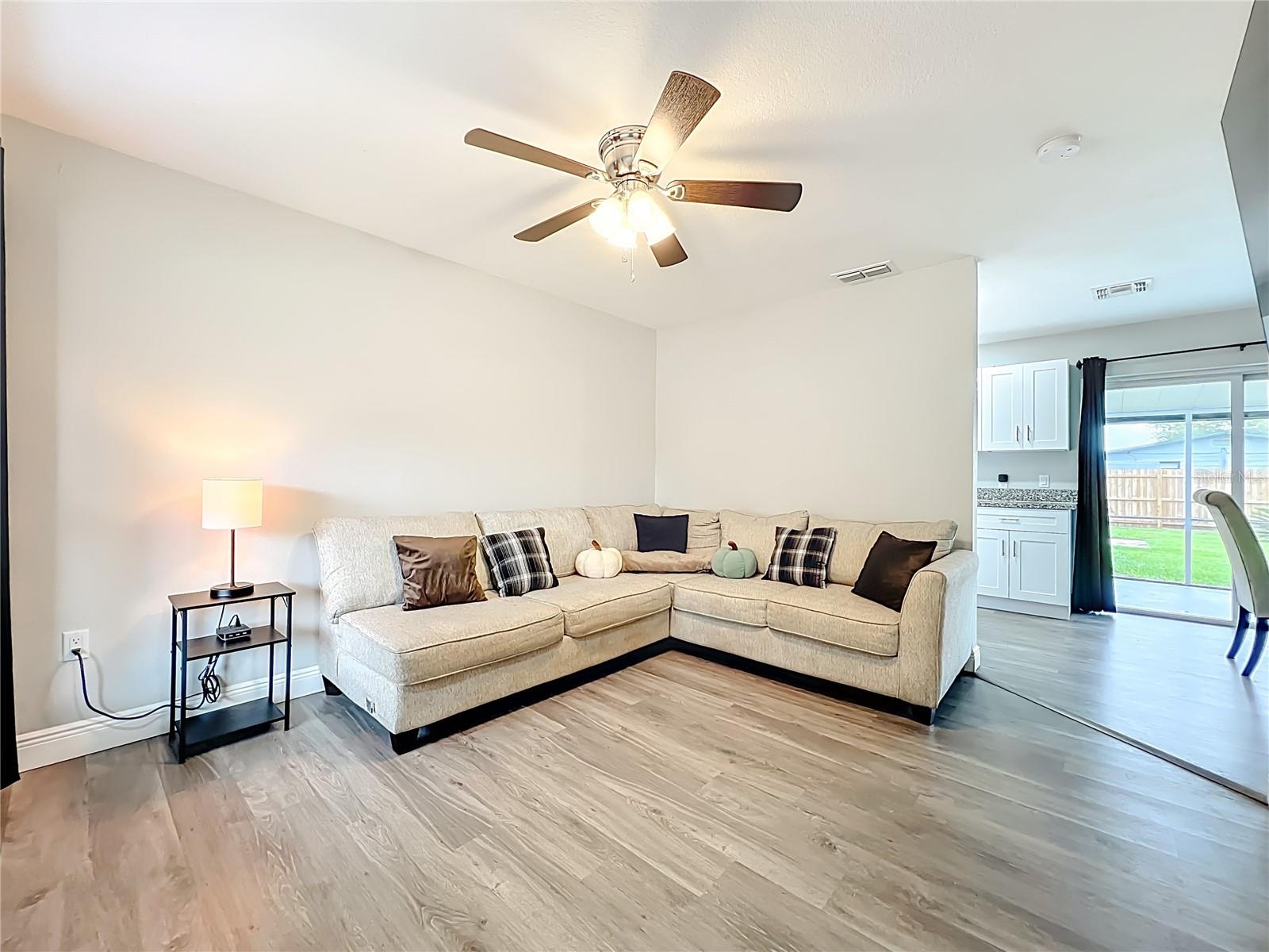 1423 HEBER CIRCLE