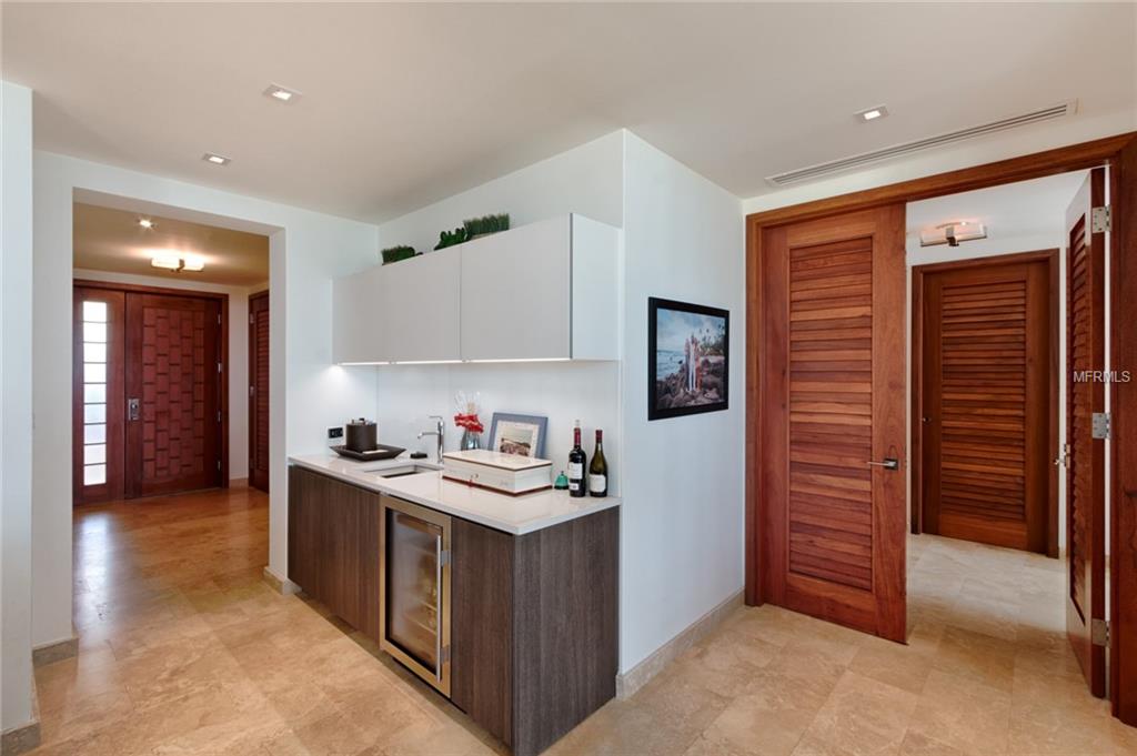 BEACHFRONT RESIDENCES AT DORADO BEACH RESORT IV - Residential