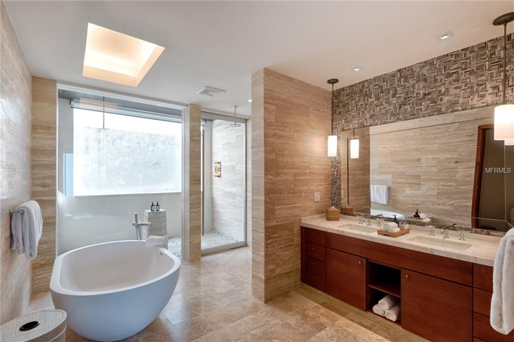 BEACHFRONT RESIDENCES AT DORADO BEACH RESORT IV - Residential