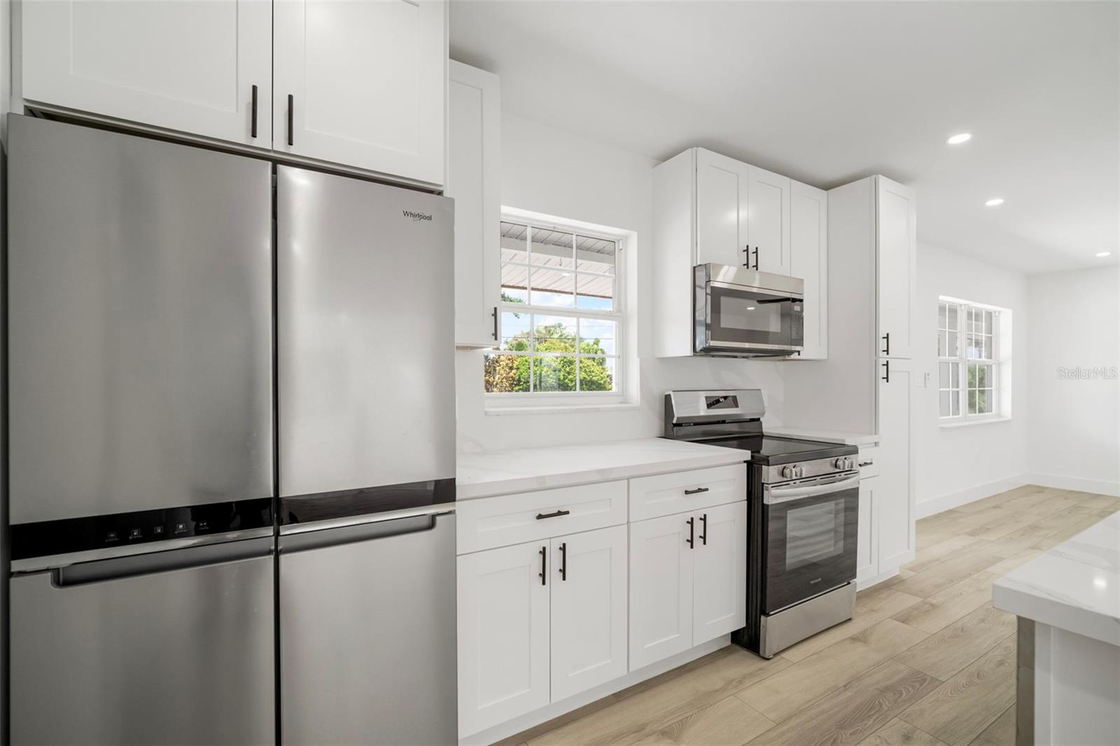 405 W SHADE DRIVE