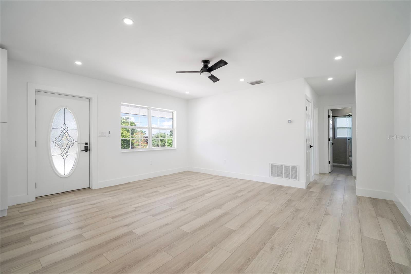 405 W SHADE DRIVE