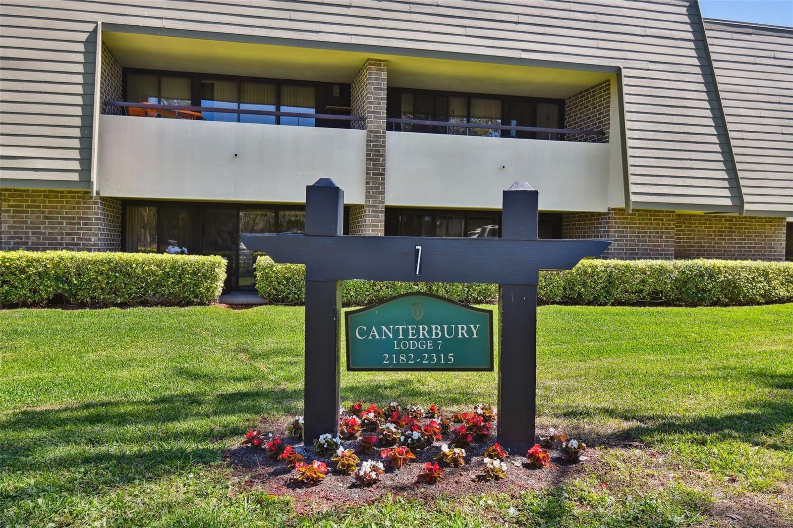 Executive Suite “A1” Unit - All the conveniences can be noted in this condominium.
Ground floor entry, coin-less laundry facilities down the hall, newer furnishings, newer appliances. The perfect vacation escape. Easy to maintain/lock it up and leave or upgrade it to the Optional Rental Program with a Rental Pool Full Golf Membership (inquires welcome). Steps from the beautiful Island swimming pool, hot tub, Clubhouse and Turnberry Pub. A Resort lifestyle is awaiting.
Several levels of club memberships are available for purchase to participate in the Innisbrook amenities. Innisbrook condo owners have the option to participate in the Resort’s optional Rental Pool program (condos in lodges 1-24 only).
Situated on 800 wooded acres of rolling hills and 70 acres of lakes, Innisbrook, A Salamander Golf and Spa Resort is located just 25 minutes from Tampa International Airport. Innisbrook features sixty-three holes of golf, including the PGA’s Valspar Championship Copperhead course, 280 spacious guest suites and rooms, 5 restaurants and 3 bars including the FAIRWAYS COFFEE AND WINE BAR featuring STARBUCKS coffee, 10 Har-Tru TENNIS courts, 4 Hard-court PICKLEBALL Courts, 3 Indoor RACQUETBALL courts, a full-service Salamander SPA with 12 treatment rooms and Fitness Center, 6 Swimming POOL Complexes, and 2 Conference halls.