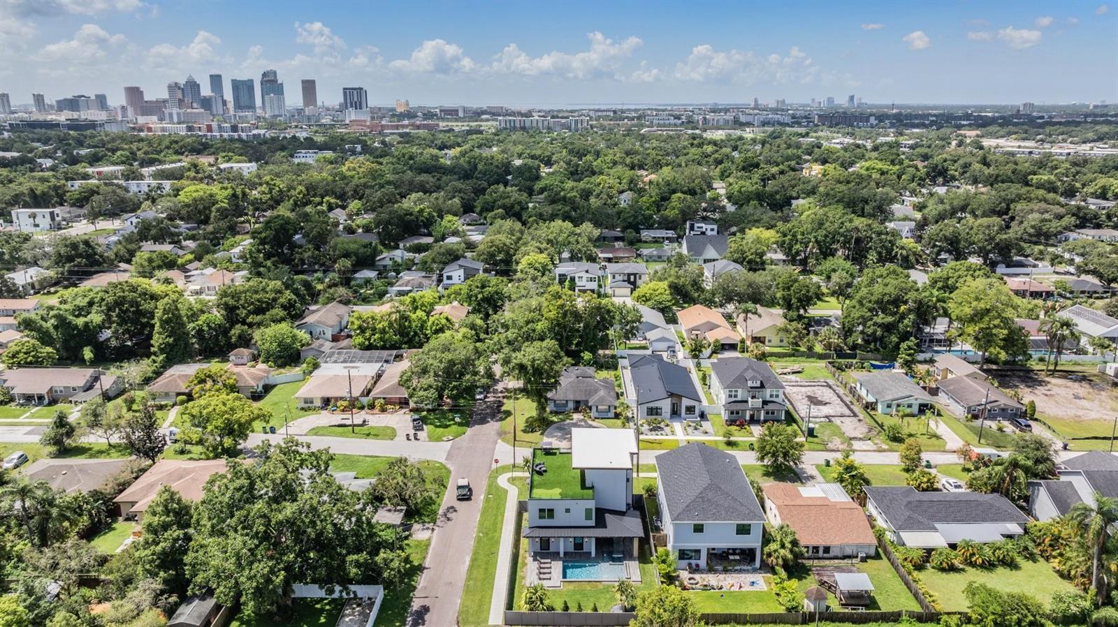 SUBURB ROYAL - Residential