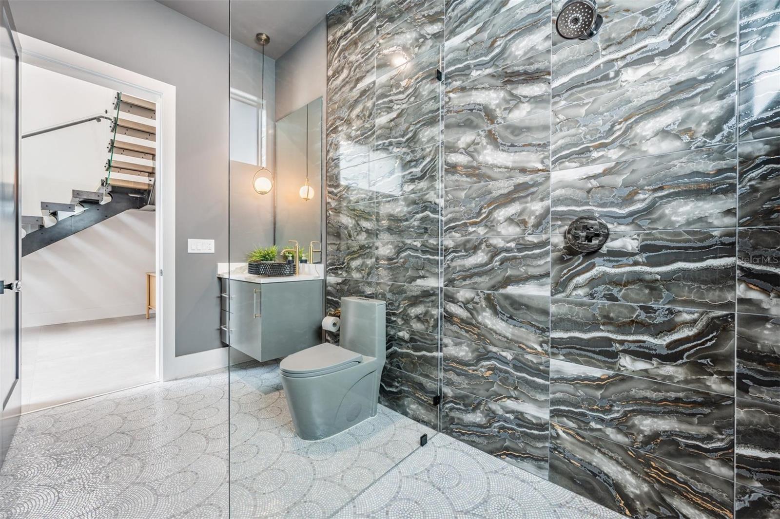 SUBURB ROYAL - Residential