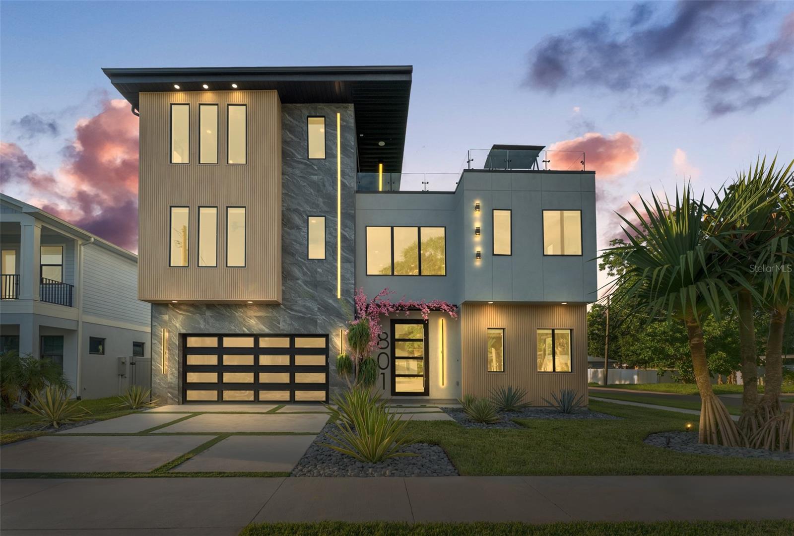 SUBURB ROYAL - Residential