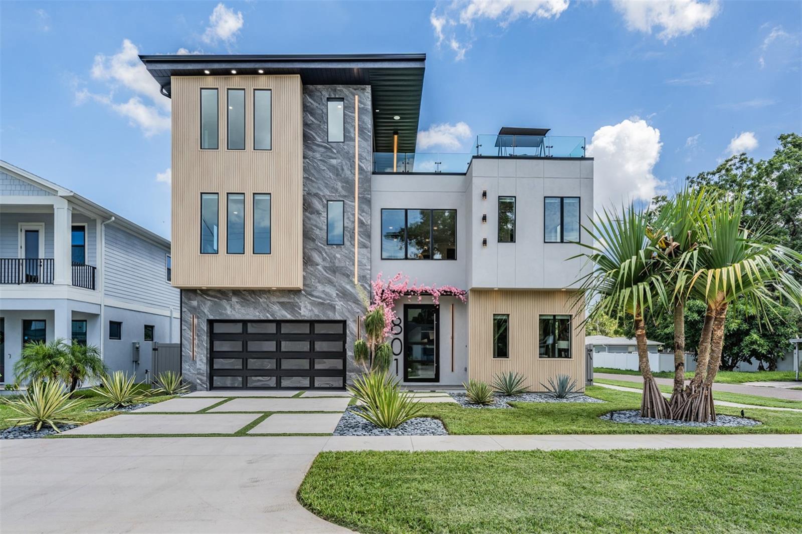 SUBURB ROYAL - Residential