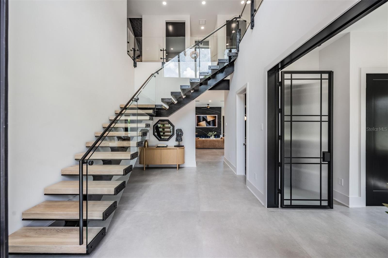 SUBURB ROYAL - Residential