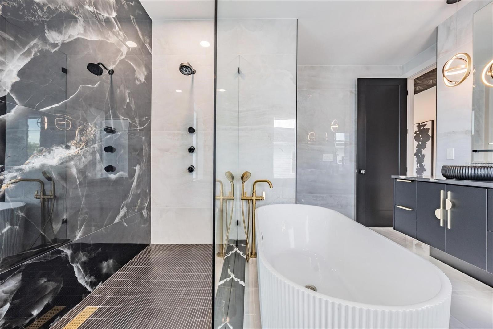 SUBURB ROYAL - Residential