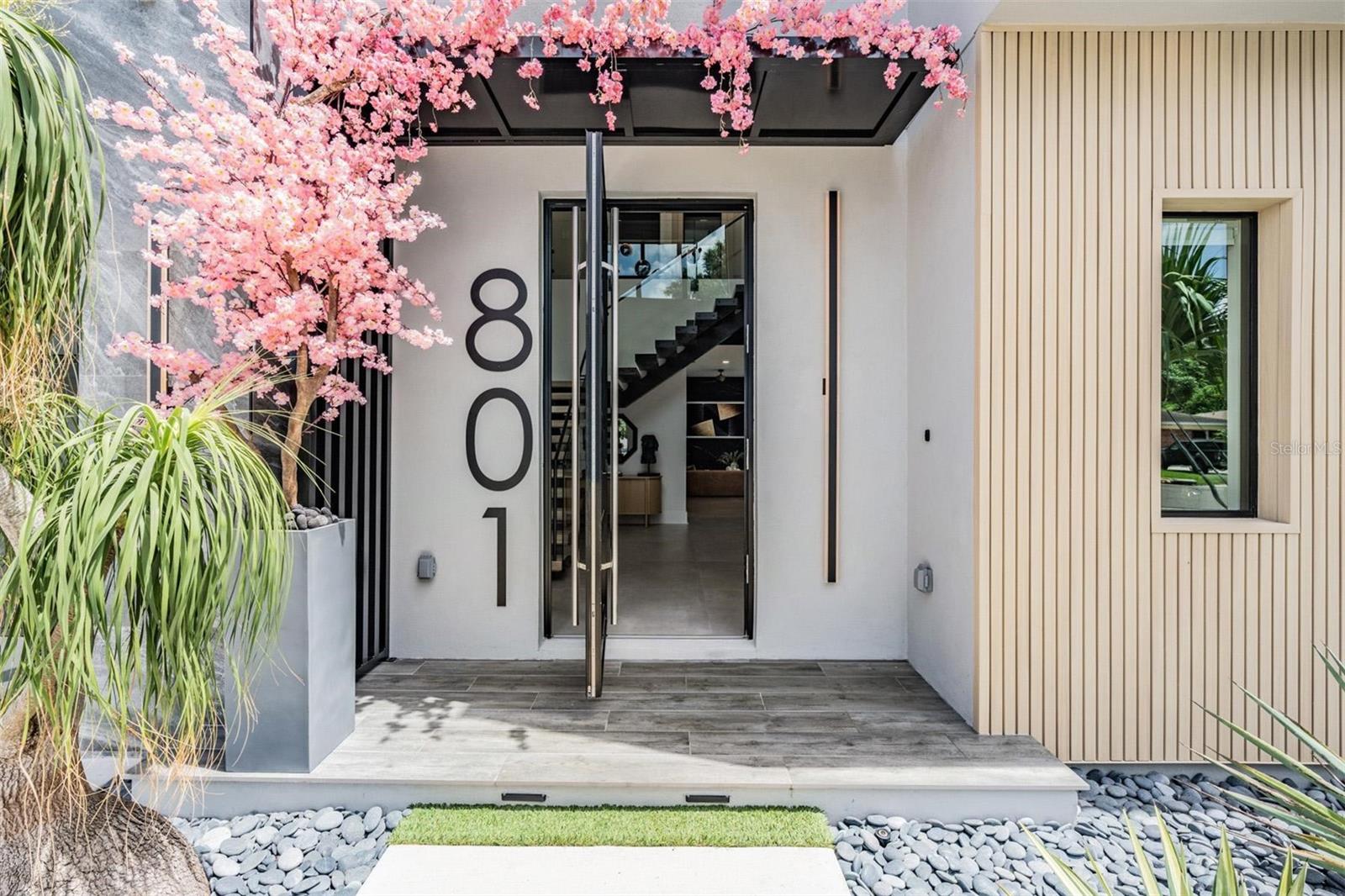 SUBURB ROYAL - Residential