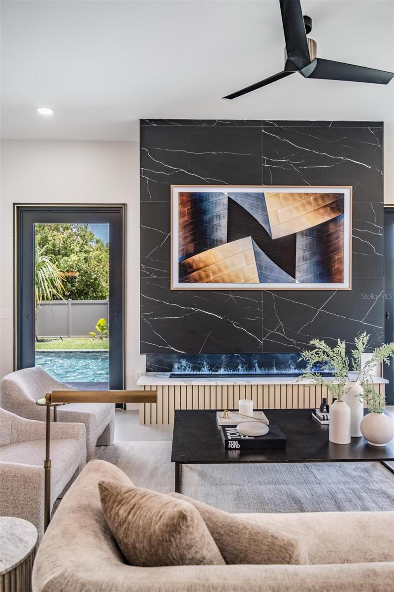 SUBURB ROYAL - Residential