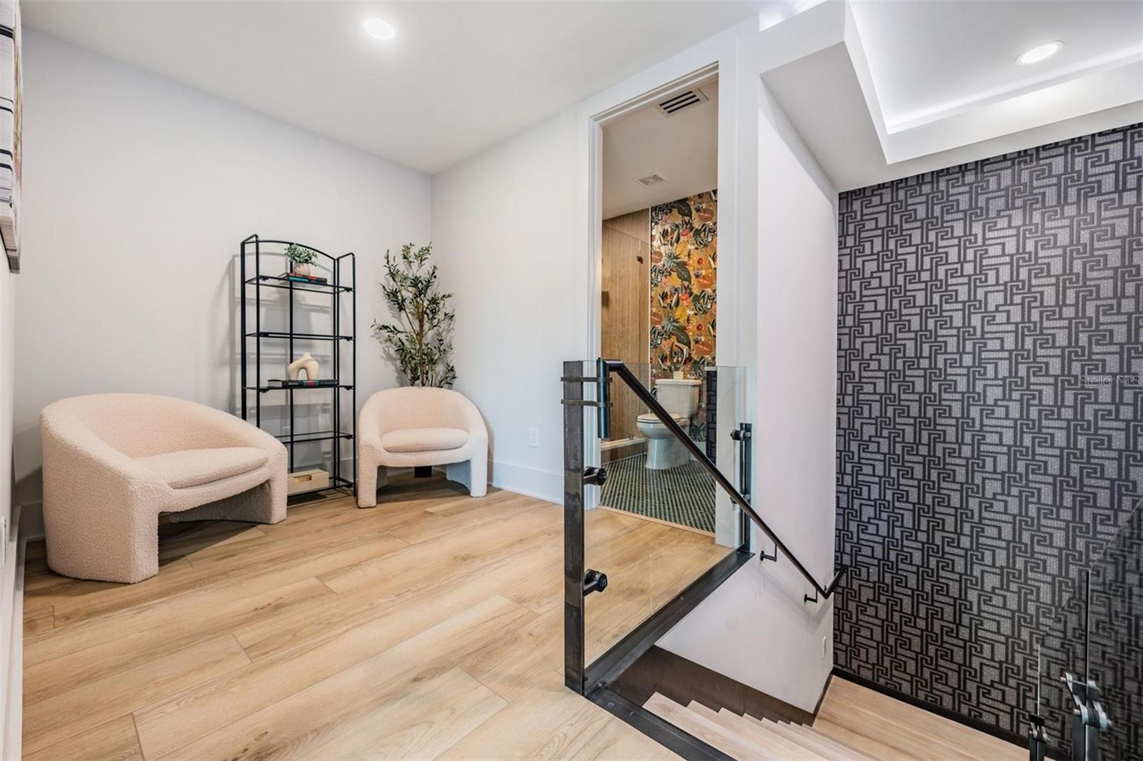 SUBURB ROYAL - Residential