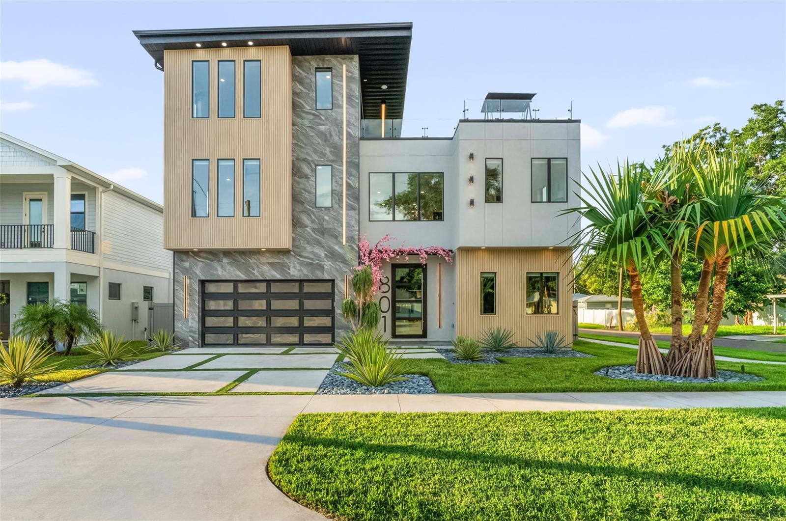 SUBURB ROYAL - Residential