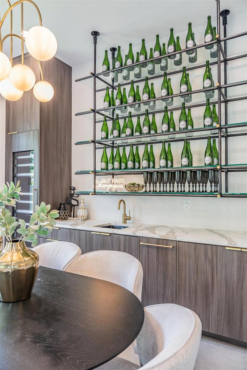 SUBURB ROYAL - Residential