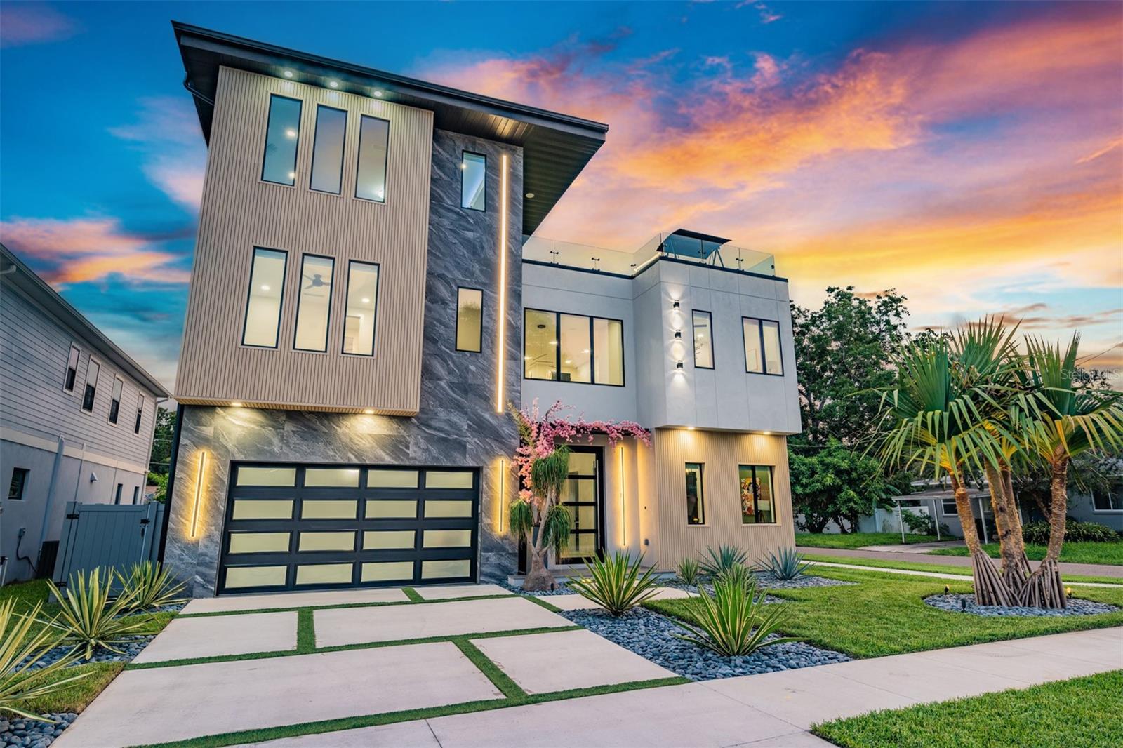 SUBURB ROYAL - Residential