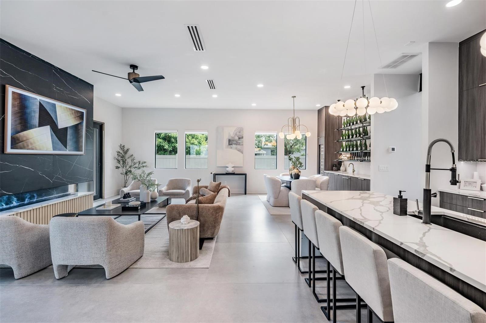 SUBURB ROYAL - Residential