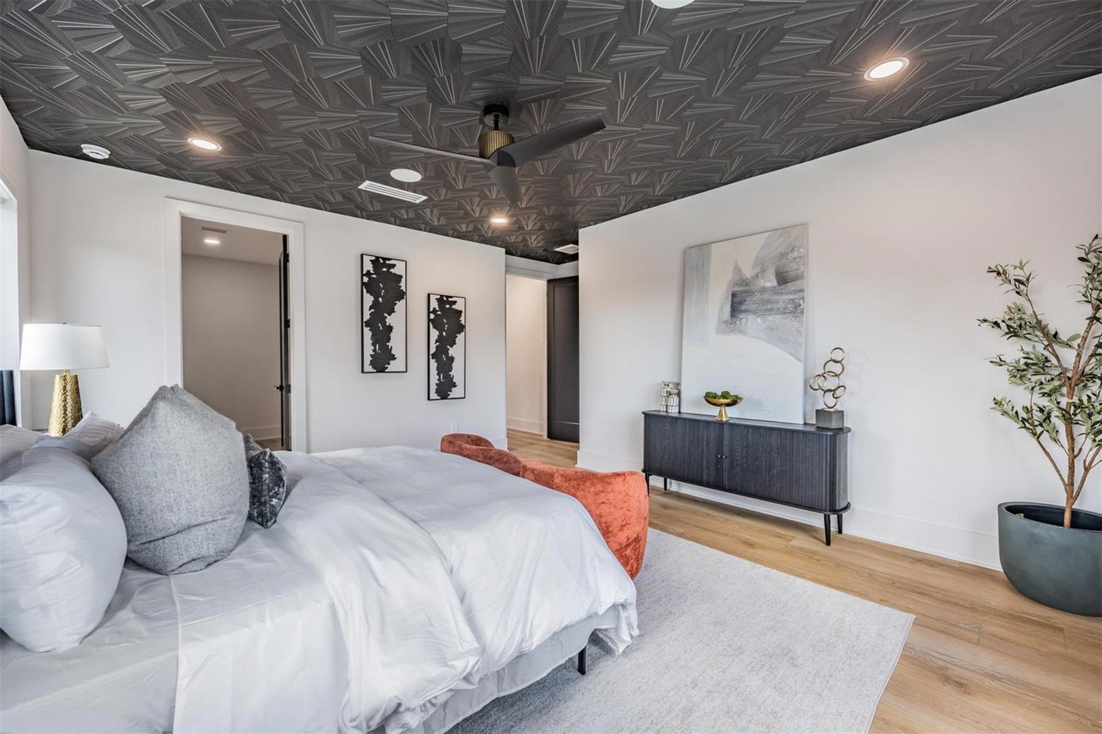 SUBURB ROYAL - Residential