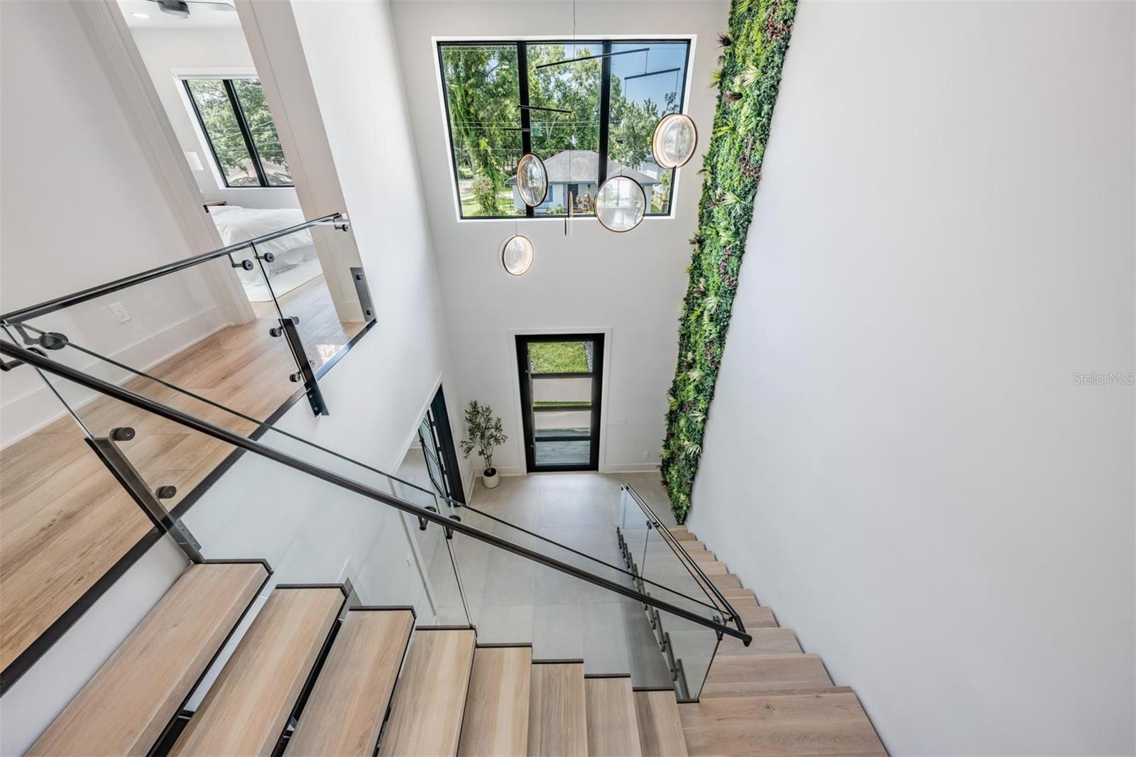 SUBURB ROYAL - Residential