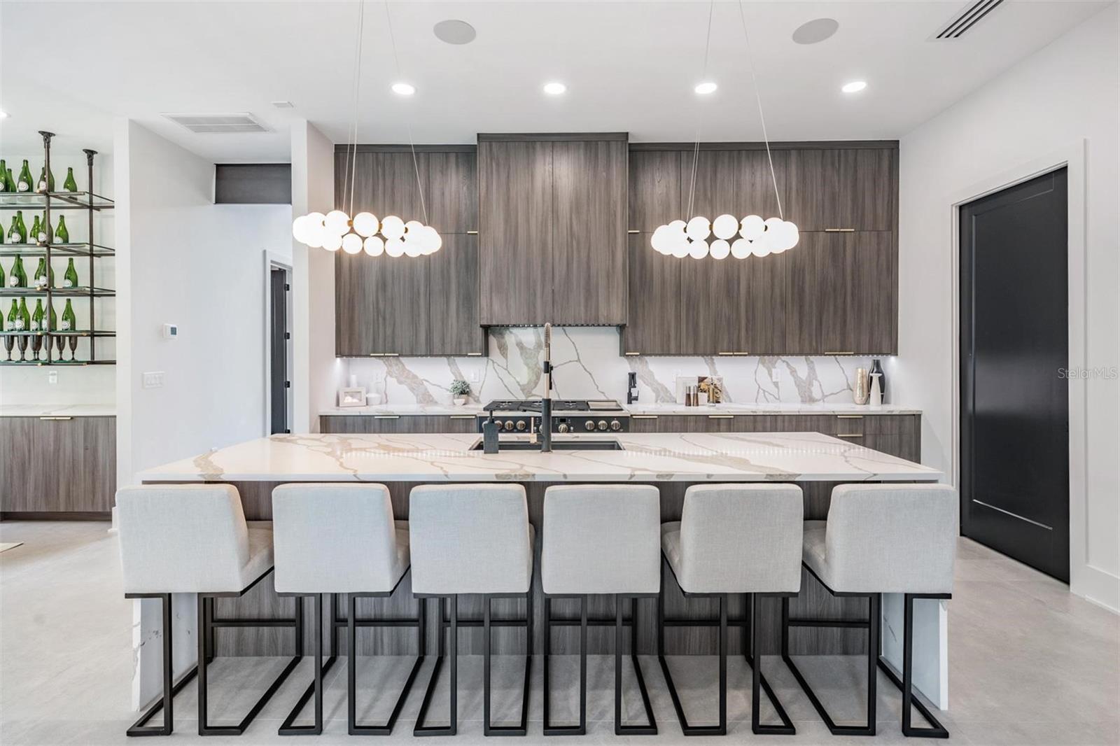 SUBURB ROYAL - Residential