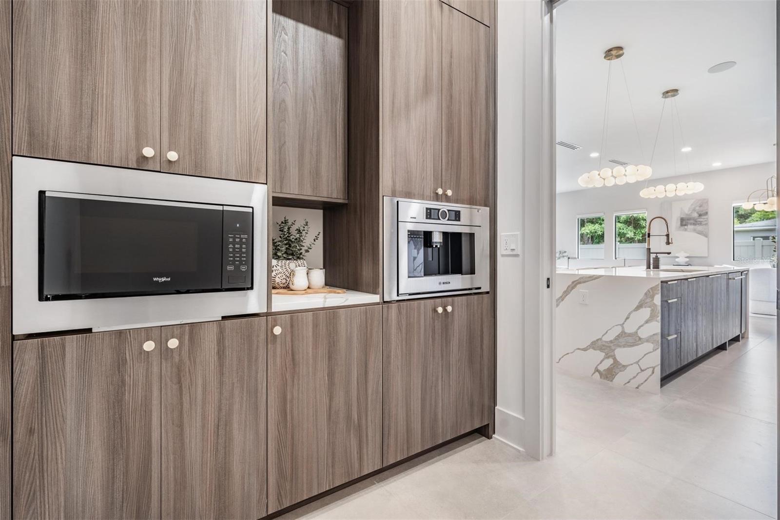 SUBURB ROYAL - Residential