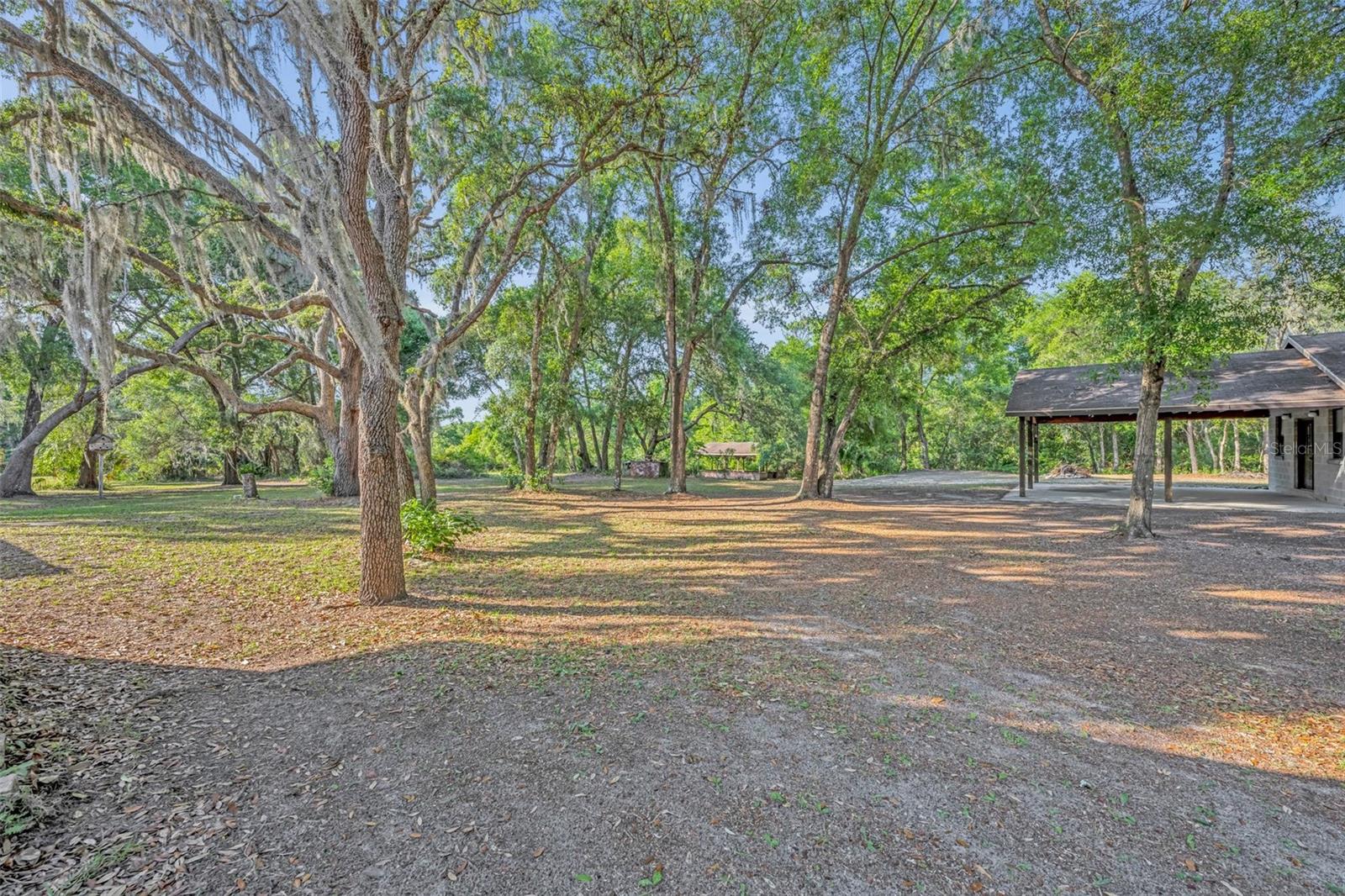 BROOKWOOD ACRES UNREC - Residential