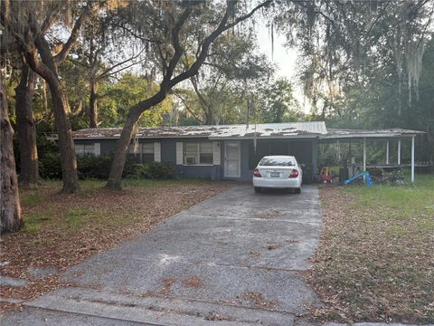 Photo of 2204 SE 50th Street, Gainesville, FL 32641 (MLS # GC531479)