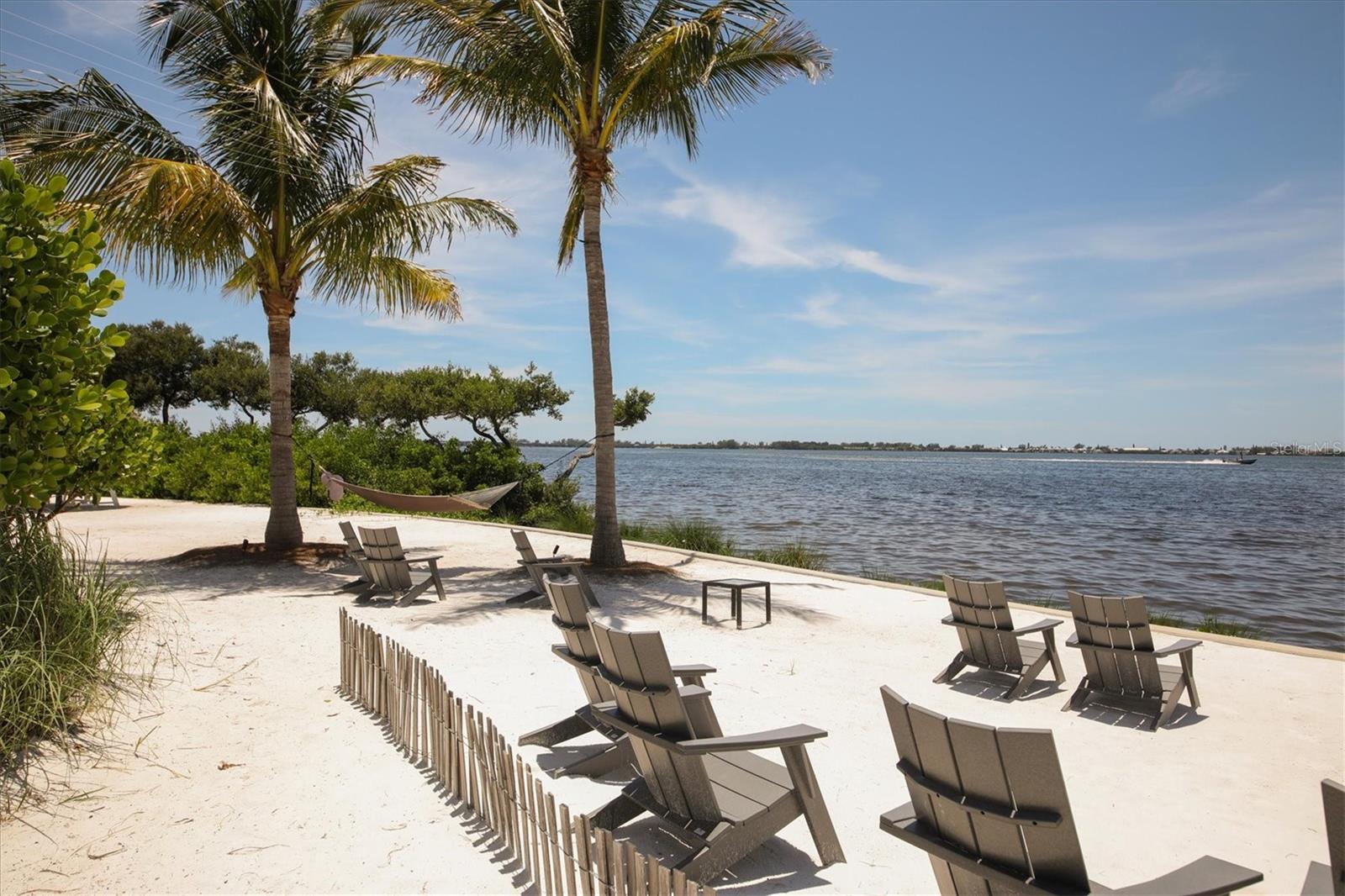 EDGEWATER WALK II ON HARBOUR ISLE 1 - Residential