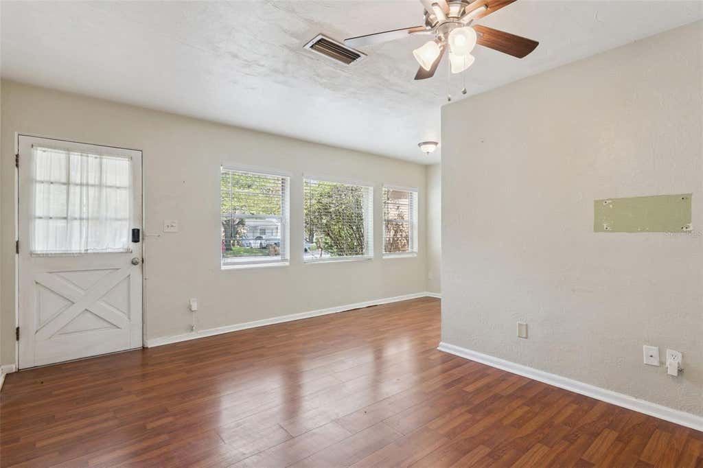 Photo of 1904 Valencia Road, Orlando, FL 32803 (MLS # O6433976)