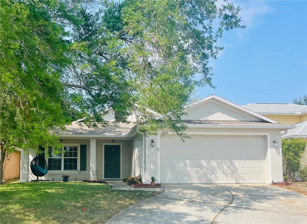 Photo of 2523 Martins Run, Tavares, FL 32778 (MLS # O6358715)