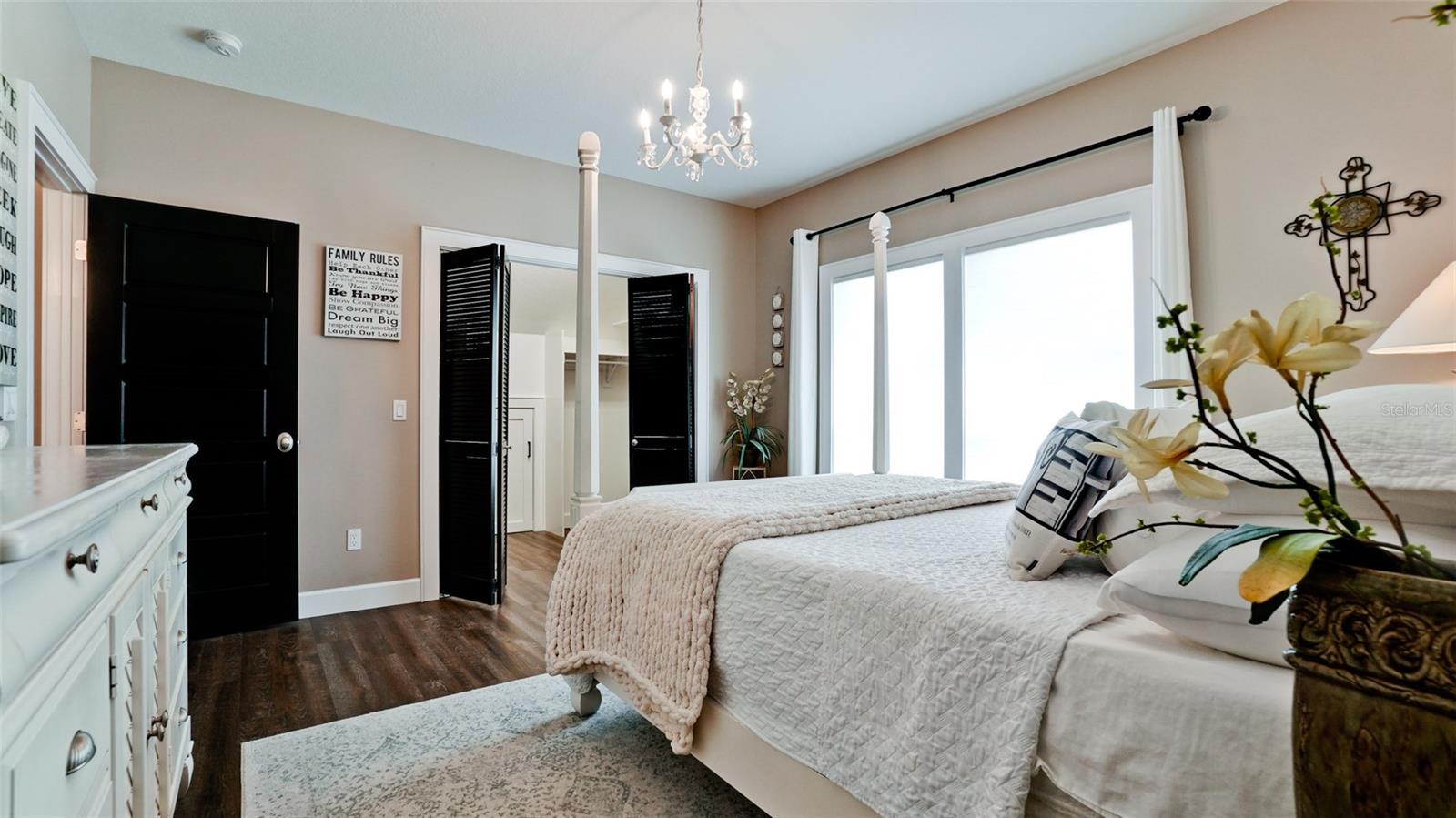 ELWOOD PARK - Residential