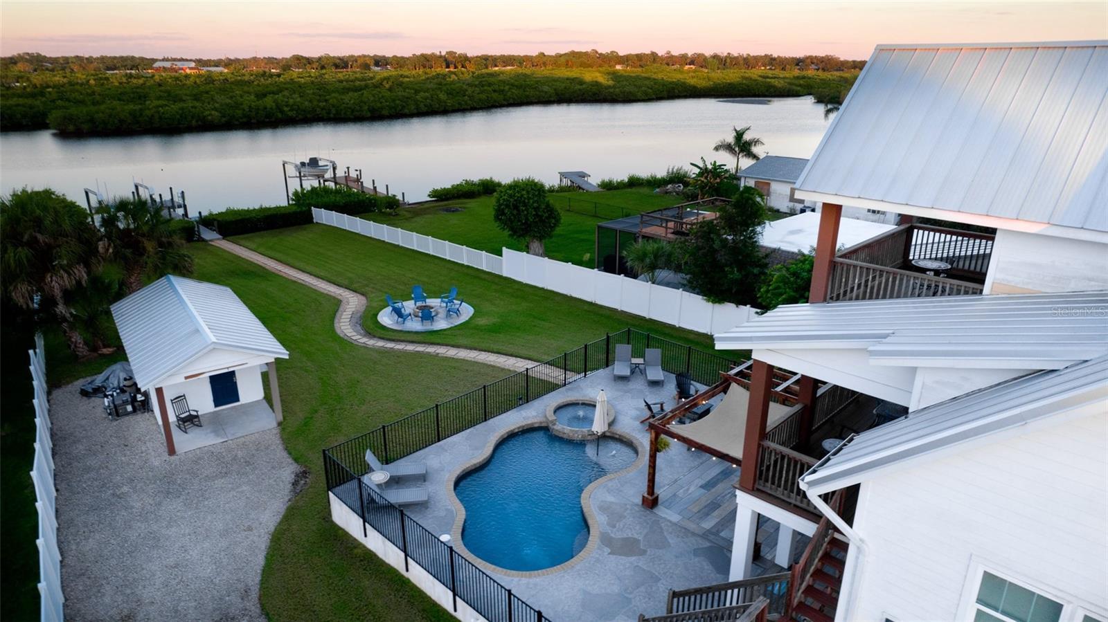 ELWOOD PARK - Residential