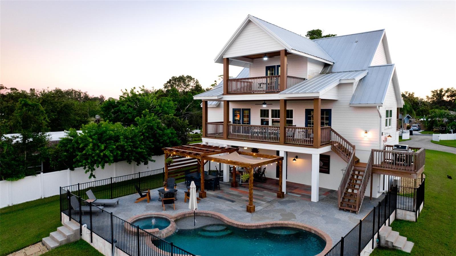 ELWOOD PARK - Residential