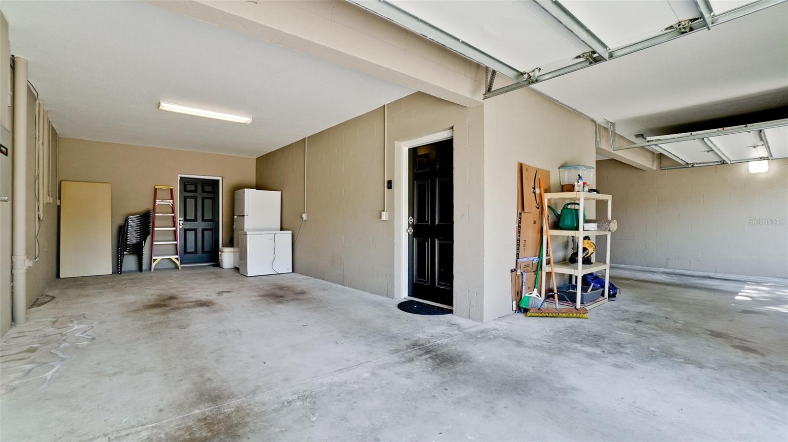 ELWOOD PARK - Residential