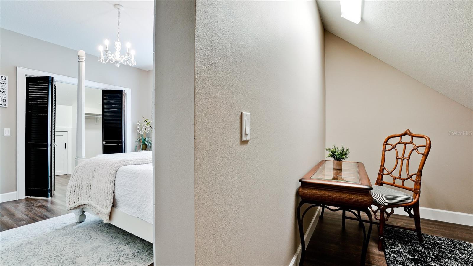 ELWOOD PARK - Residential