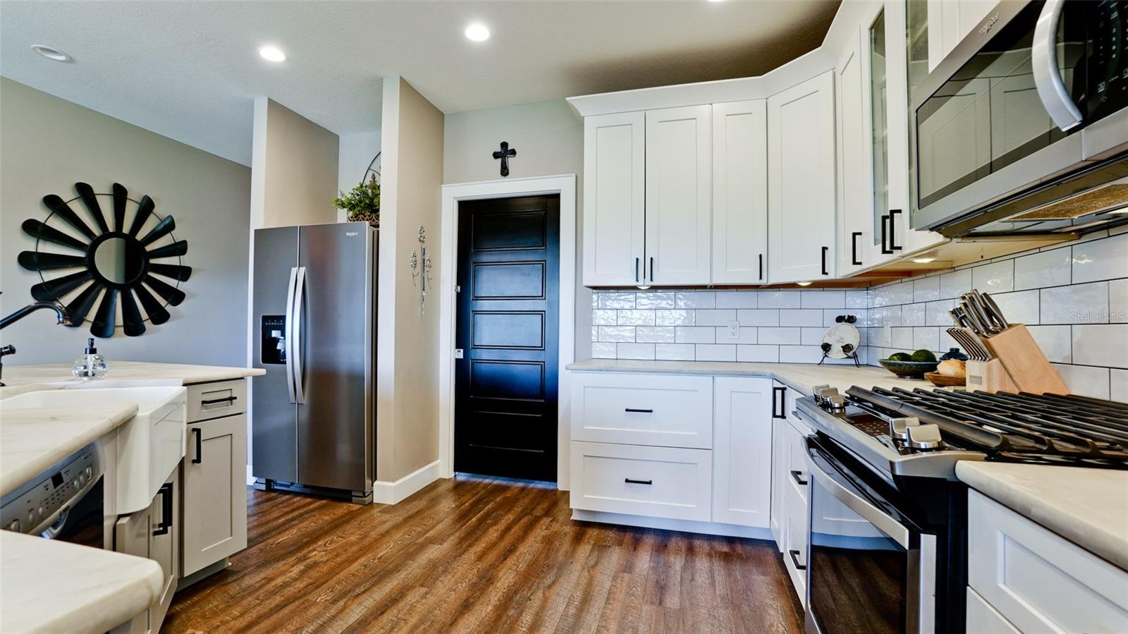 ELWOOD PARK - Residential