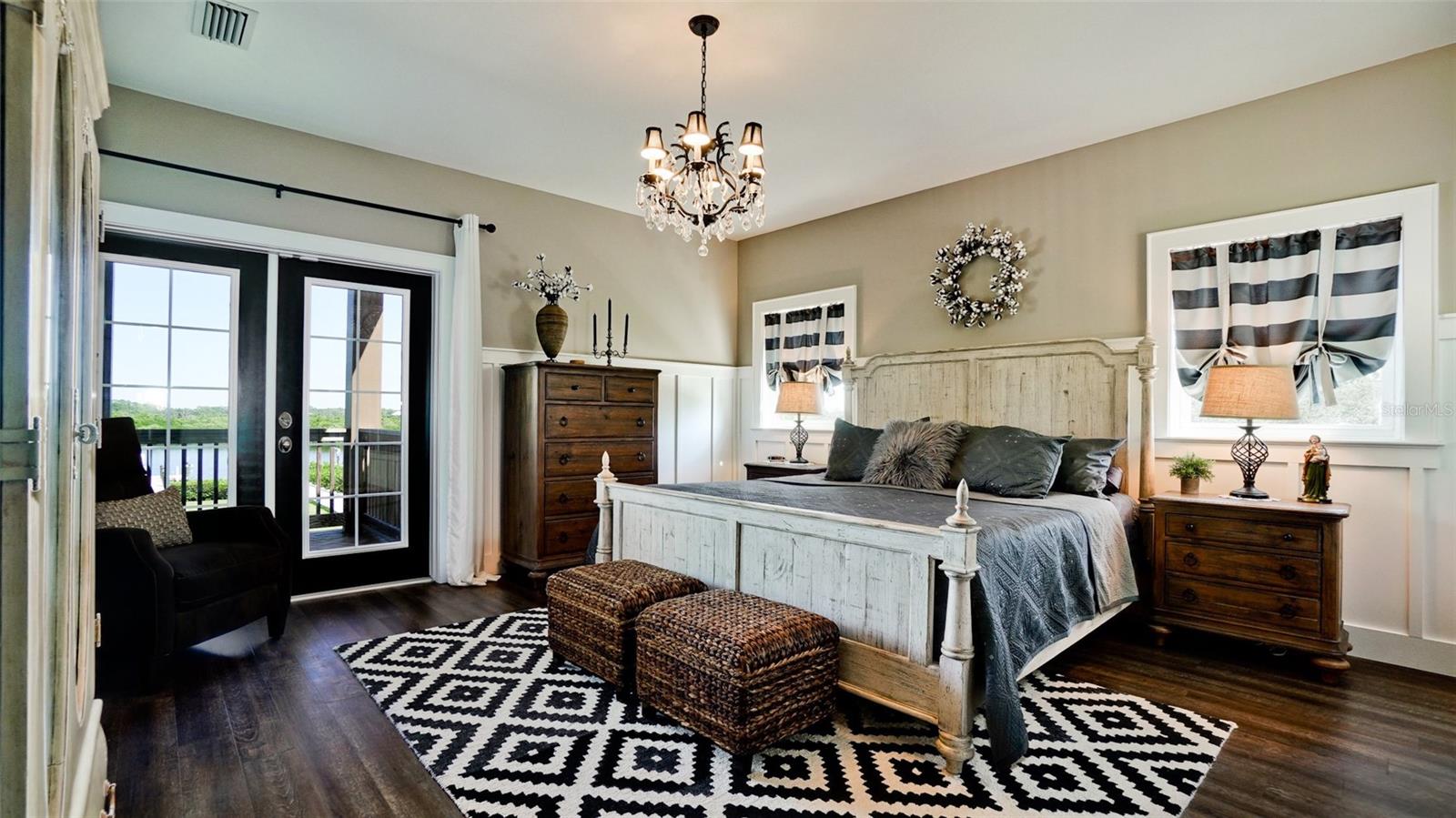 ELWOOD PARK - Residential