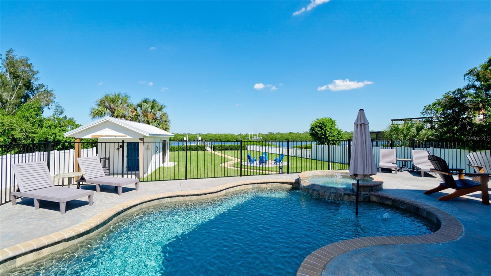 ELWOOD PARK - Residential