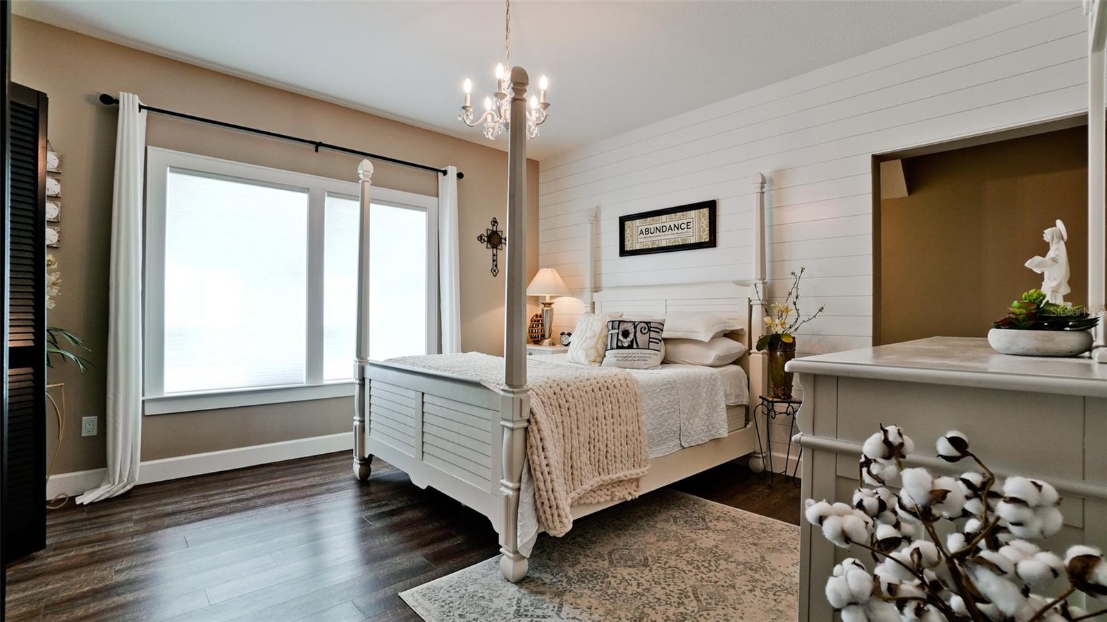 ELWOOD PARK - Residential