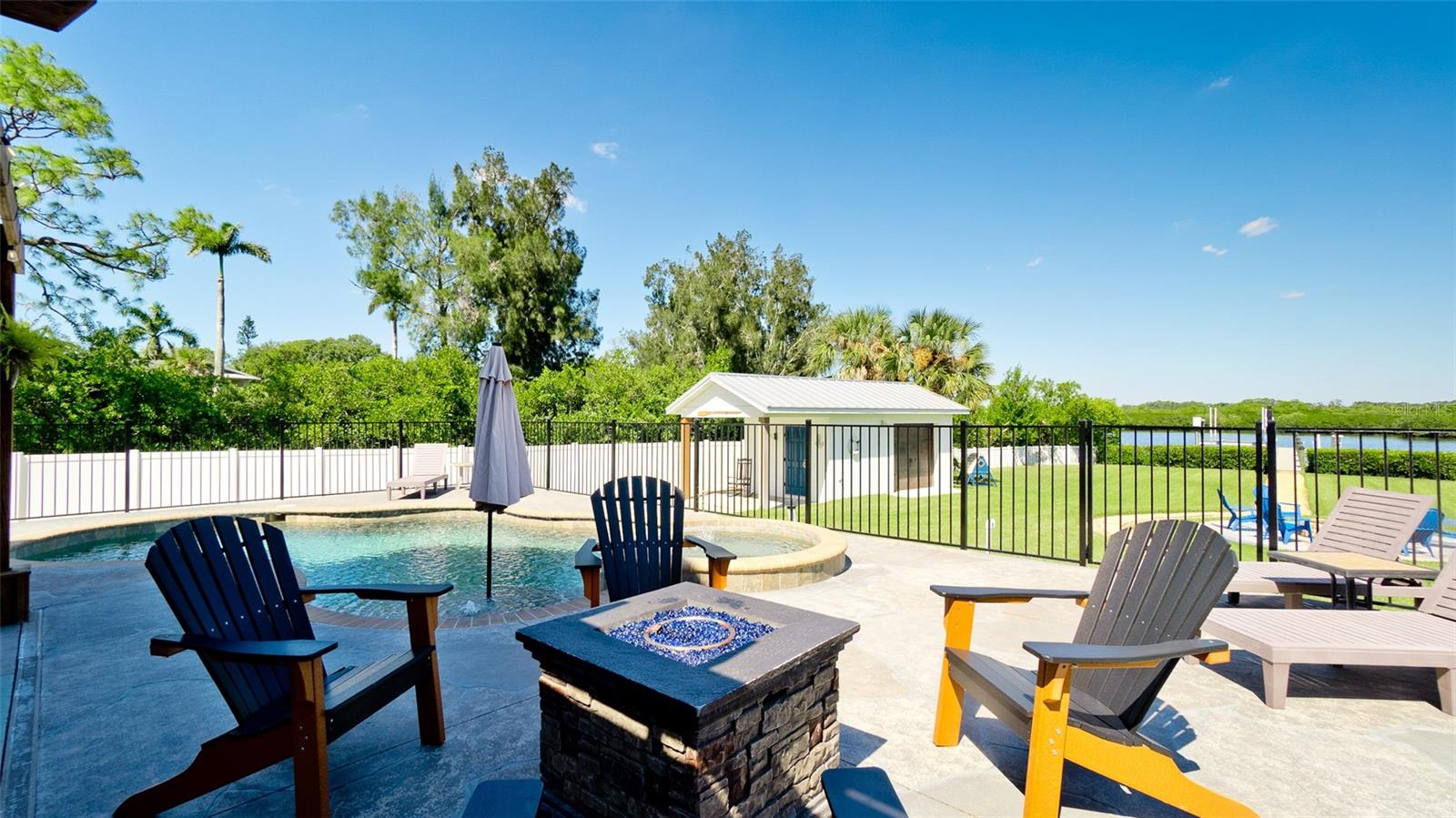 ELWOOD PARK - Residential