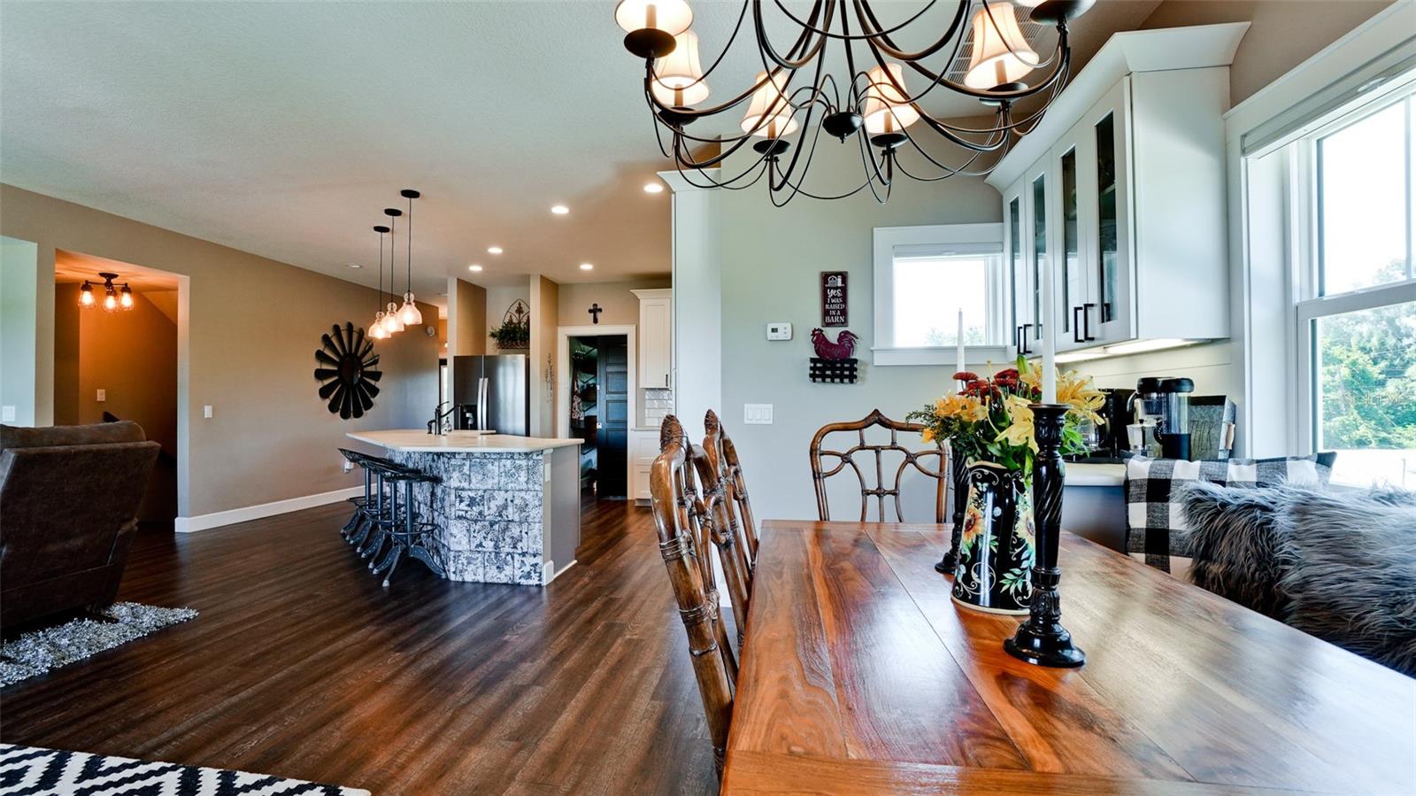 ELWOOD PARK - Residential