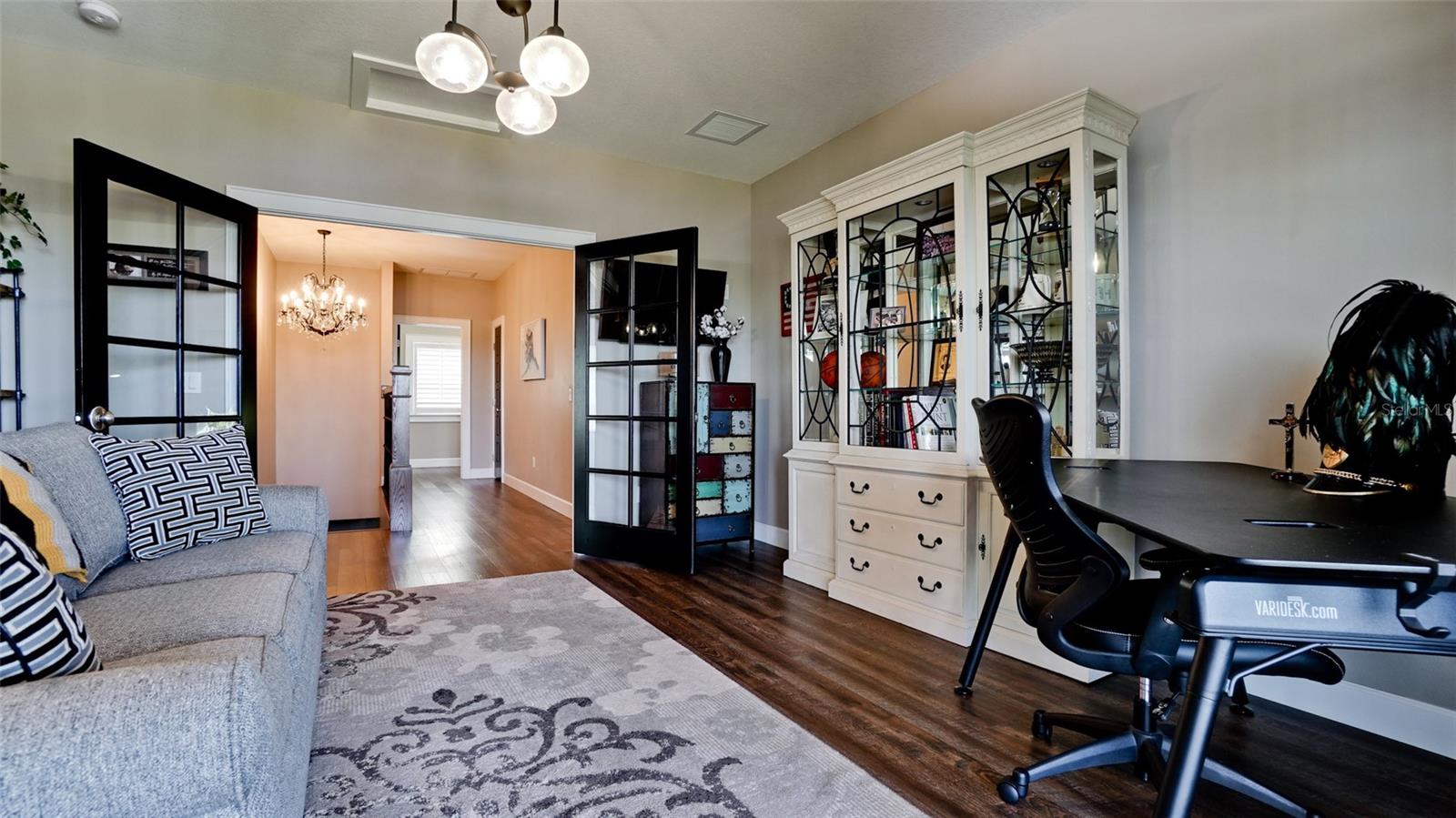 ELWOOD PARK - Residential