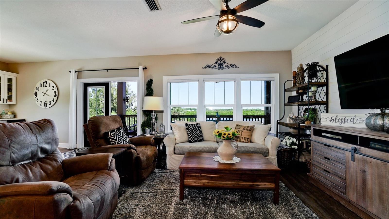 ELWOOD PARK - Residential