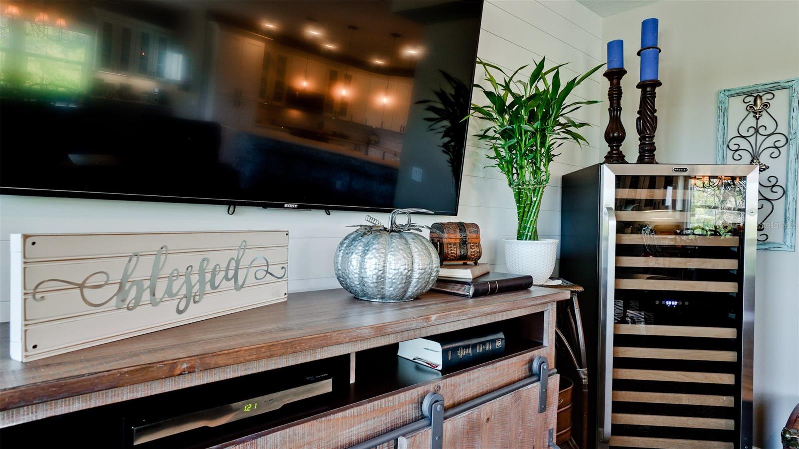 ELWOOD PARK - Residential