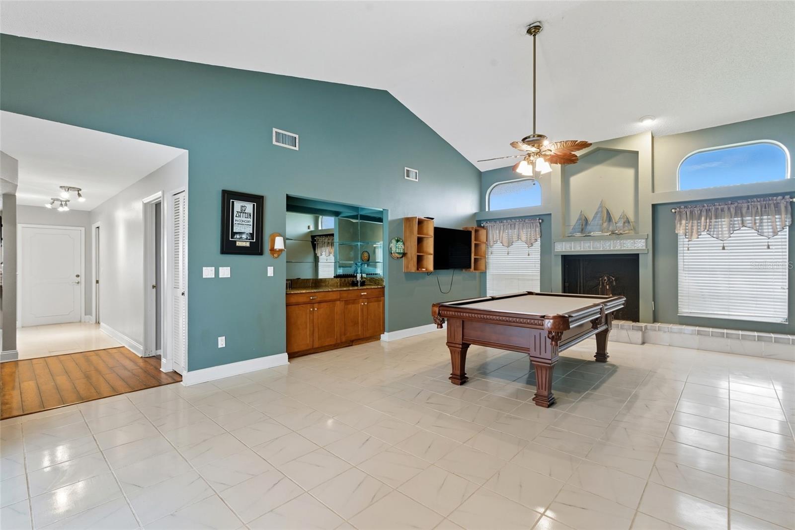 SOUTHBAY YACHT & RACQUET CLUB - Residential