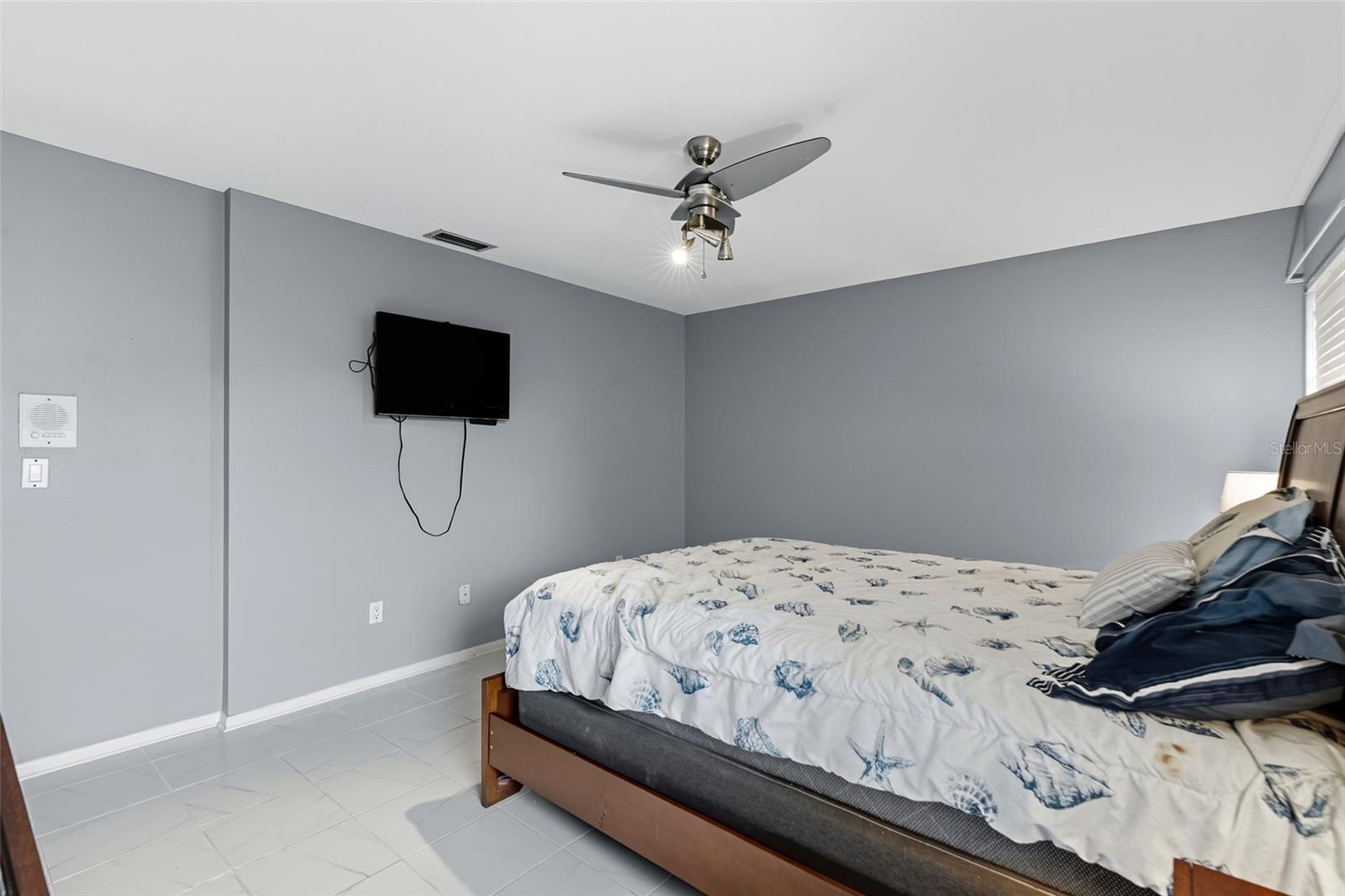 SOUTHBAY YACHT & RACQUET CLUB - Residential